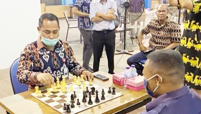 Bank NTT Dirum main catur