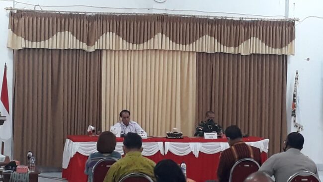 Malaka Bupati Pimpin rapat new normal