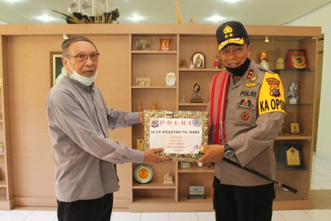 Polda NTT kunjungi Uskup kupang