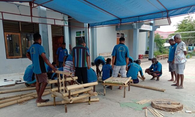 lembata Warga Binaan ikut pelatihan mebel1