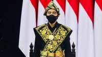 Jakarta Jokowo pake pakaian adat sabu