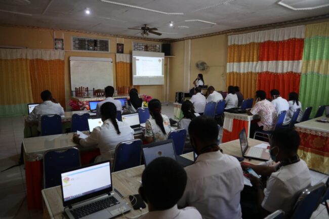 malaka guru sma smk dapat pelatihan apk online