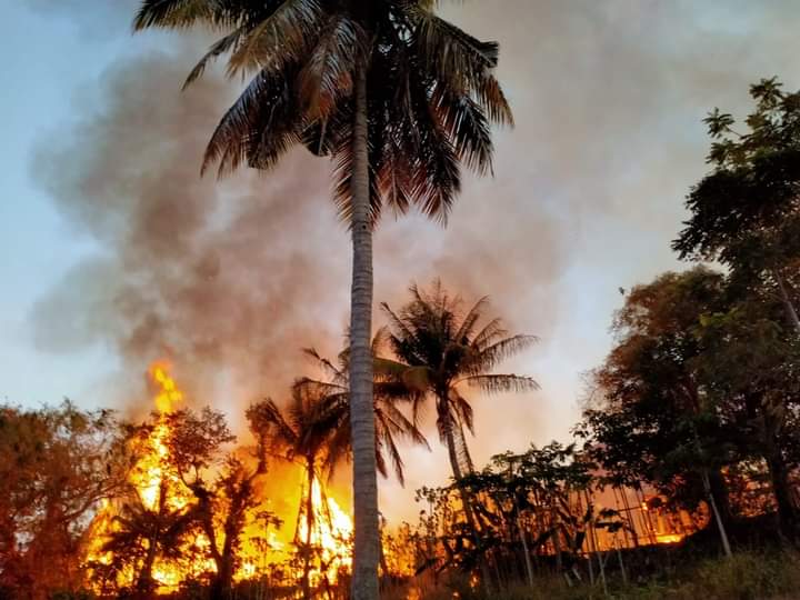 sumba kampung deke terbakar