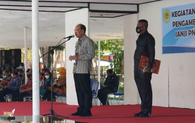 Kota Kupang walikota kupang ambil sumpah pns