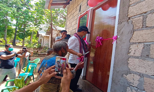 Kota Kupang Serahkan rumah di liliba