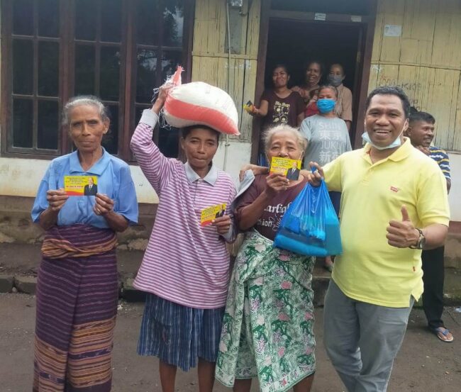 flotim golkar bantu sembako
