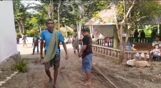 TTU Warga banain a protes pengadaan porang