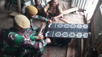 TTU tentara belajar tenun