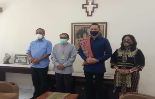 Demokrat ahy uskup kupang