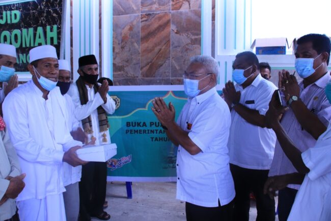 Kota Kupang bagi takjil