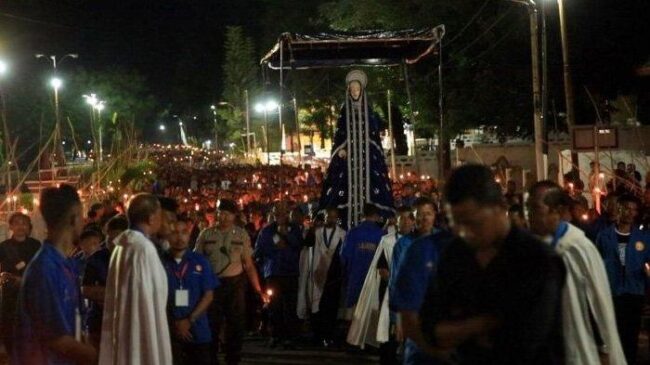 Semana santa larantuka patung tuan ma.