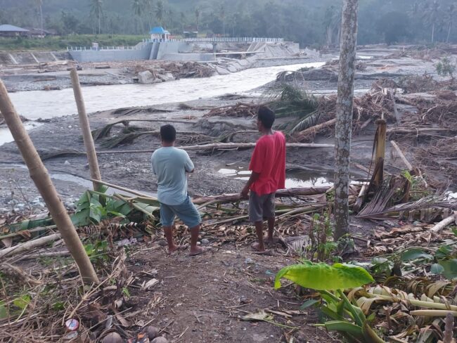 Sumtim Bendungan Baing jebol