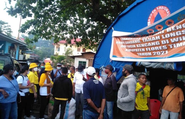 flotim bantuan golkar2