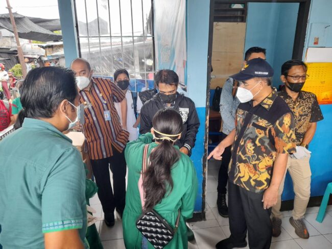 kota kupang walikota pantau pasar