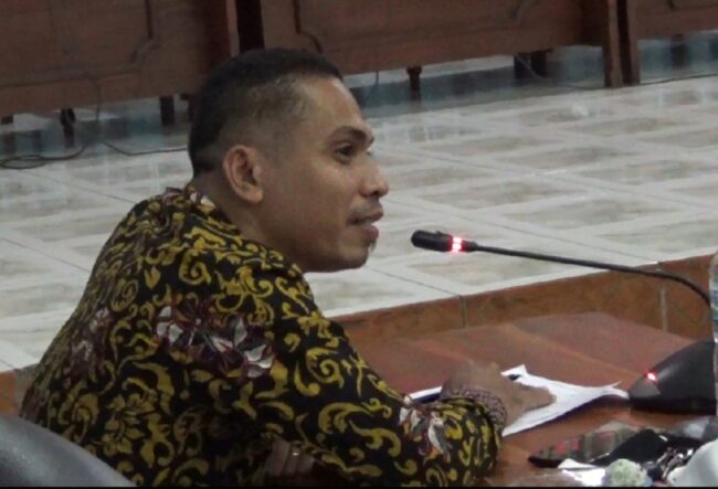 flotim adi kelen