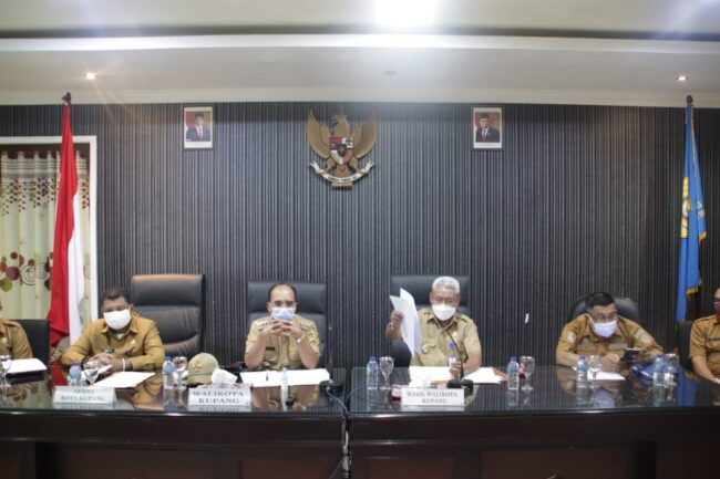 Kota Kupang rapat covid