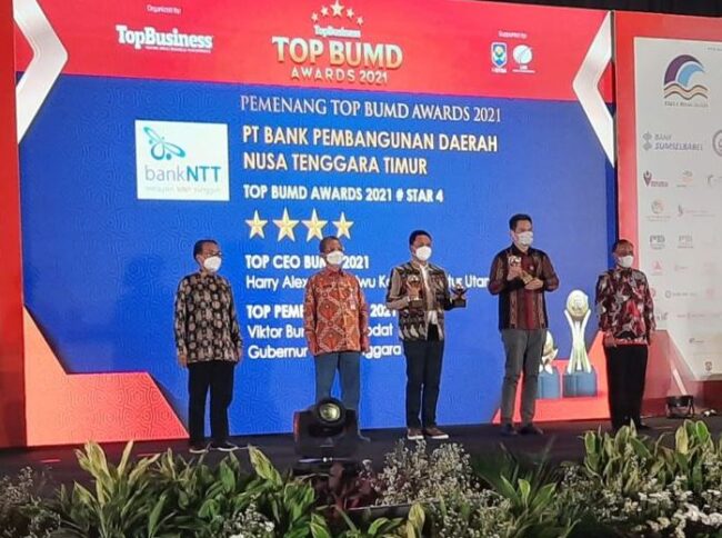 bank ntt raih penghargaan2