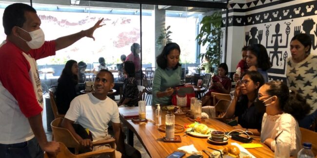 ntt mll rapat cafe kopi