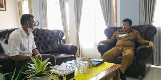 Mabar vaksinasi hut golkar