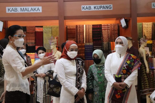 NTT istri wapres