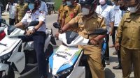 sbd bupati coba sepeda motor