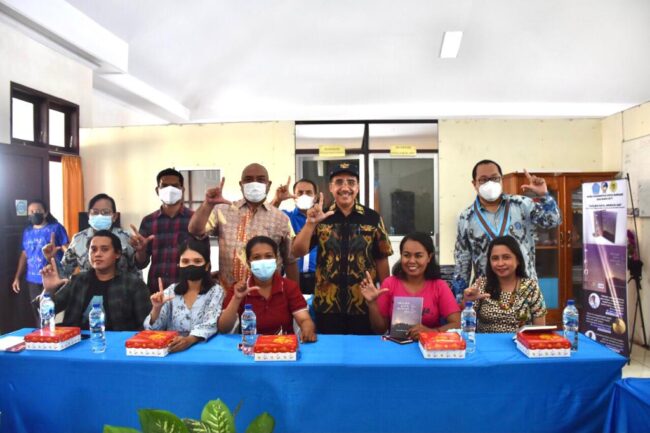 kota kupang bedah buku