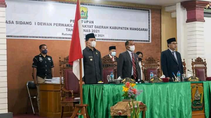 manggarai bupati tutup sidang