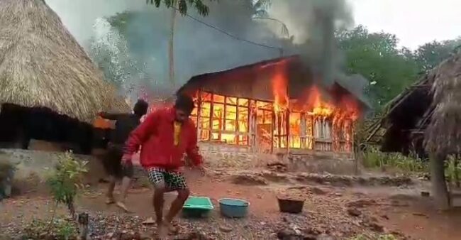 ttu rumah terbakar
