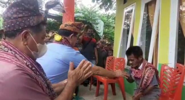 ttu BUPATI SERAHKAN KUNCI