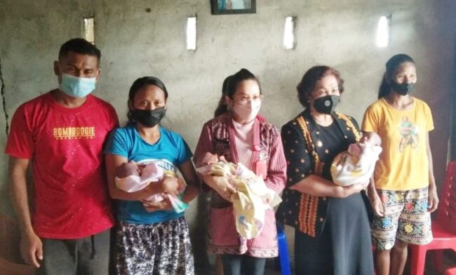 rote bayi kembar tiga