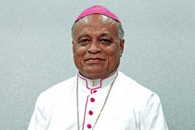 uskup larantuka1
