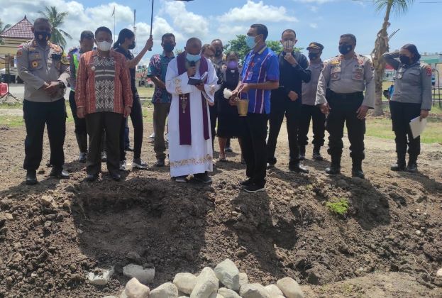 malaka bangun gereja1