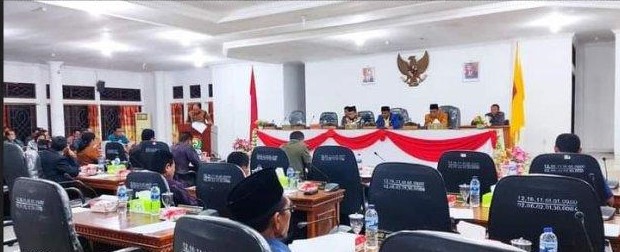 Sidang dprd sumbar2