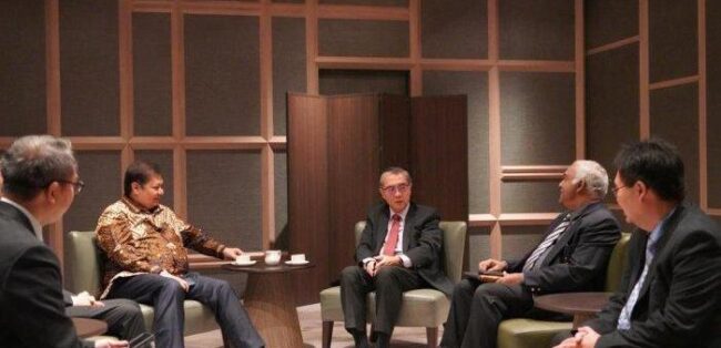 Airlangga Paparkan Keberhasilan Tangani Covid1