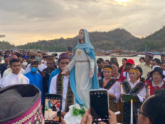 mabar prosesi maria