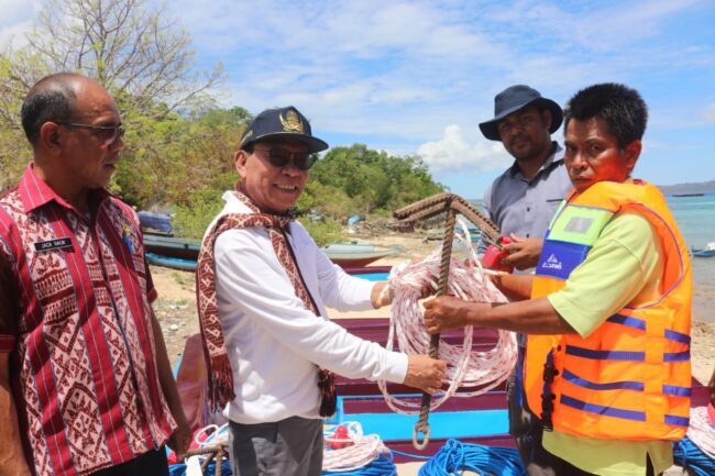 kupang perahu motor