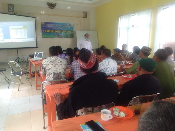 ruteng sekolah lansia