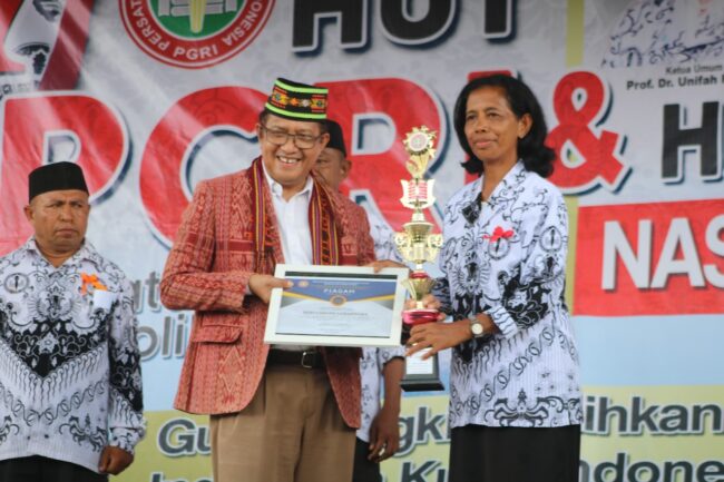 flotim hari guru