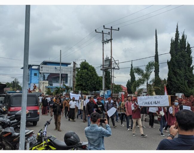 manggarai demo kembur