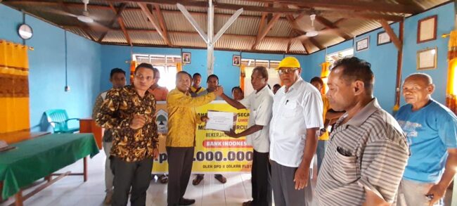 flotim golkar bantu warga