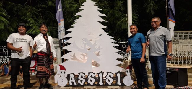 kota kupang pohon natal