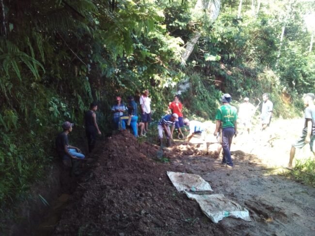 matim warga besihkan jalan