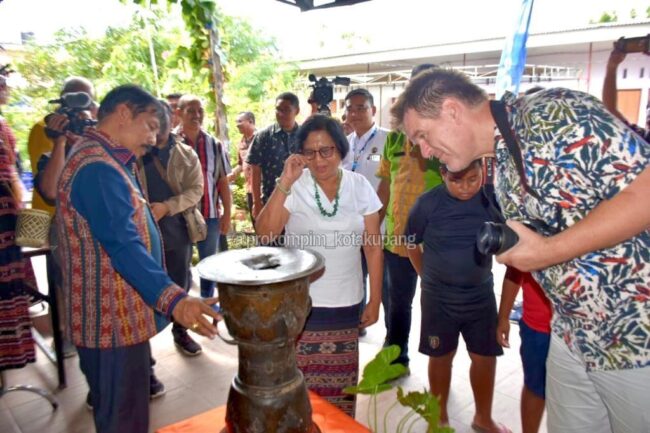 kupang festival budaya alor