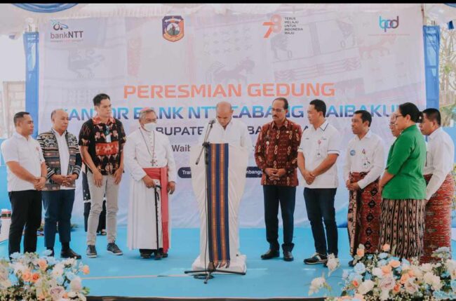 Kantor Bank NTT Cabang Waibakul Diresmikan, Diberkati Uskup Waitabula 1 bank ntt waibakul1
