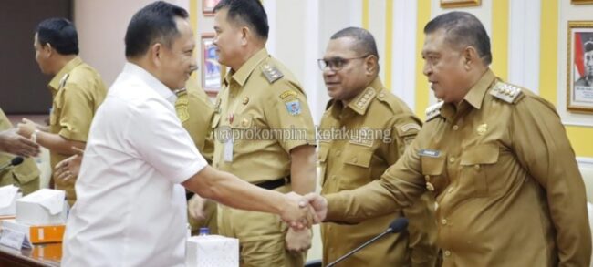 kupang penjabat