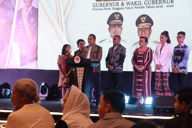 Gubernur NTT lantik4